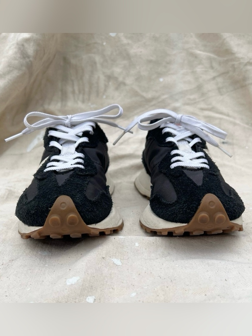 New Balance 327 - Picture 2 of 7
